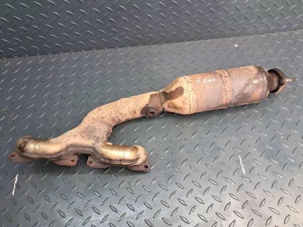 Coletor de escape direito OEM 7535292 para BMW E60/E65 image 2