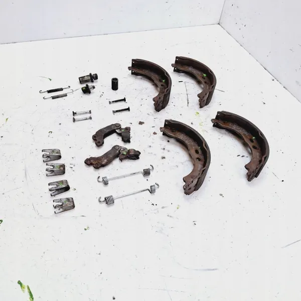 Sabots de frein à main Citroen Jumper OEM 2145330017 image 3