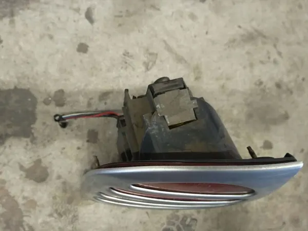 SKODA OCTAVIA I VÄNSTER BAKLYKT EU 1U6945111 image 2