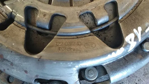 Embreagem Volkswagen Polo V 6R 2011 / Conjunto 036105269L image 10