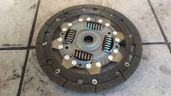 Embreagem Volkswagen Polo V 6R 2011 / Conjunto 036105269L image 3