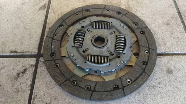 Embreagem Volkswagen Polo V 6R 2011 / Conjunto 036105269L image 7