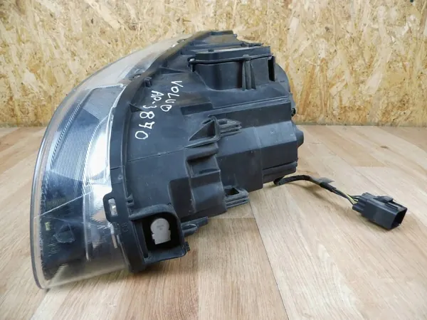 Oikea etuvalo Volvo S60 II V60 Xenon image 6