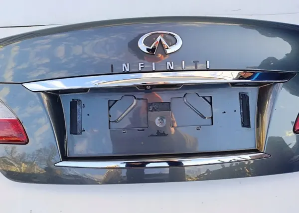 Infiniti Q70 Garniture Bas de Coffre Chrome OEM 2010-2013 image 3