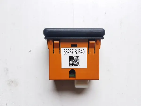 Tomada USB Subaru Forester OEM 86257SJ340 image 3