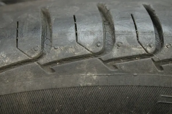 4x Neumáticos Bridgestone Turanza ER300 245/45R18 OPON.N32 image 10