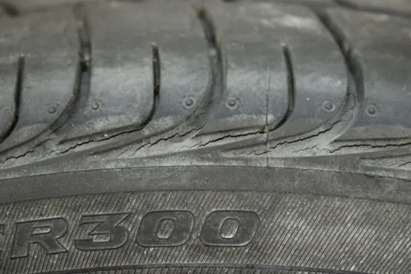 4x Neumáticos Bridgestone Turanza ER300 245/45R18 OPON.N32 image 7