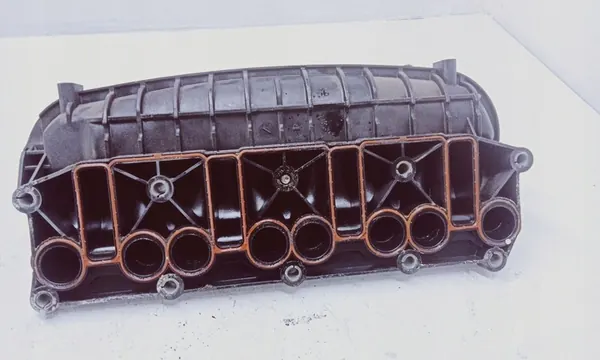 Skoda Octavia Mk2 (1Z) 2009 Coletor de admissão OEM 03G129713AF image 5