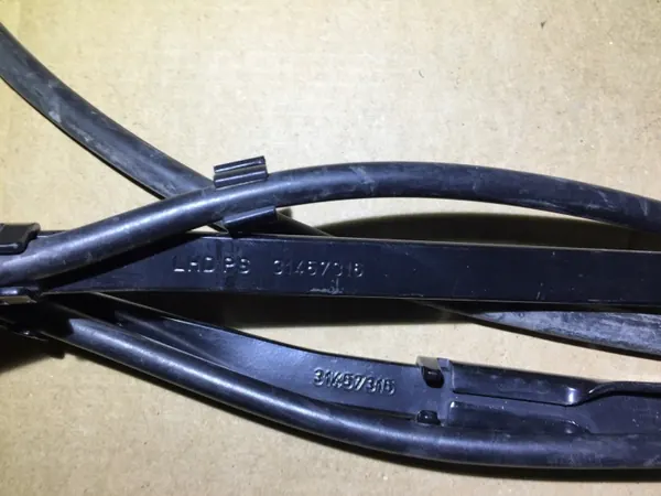Volvo XC40 vindrutetorkararmar OEM 31457315 31457316 - Begagnad image 5