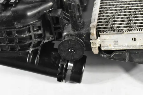 Vattenkylare Fläkt Nissan Micra V K14 1.0B CVT OEM image 7