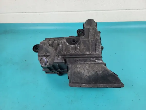 OEM 5Q0129607S Ilmansuodinkotelo Skoda Octavialle image 4
