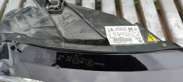 AUDI A3 8P LIFT 08-13 FARO DERECHO BI-XENON 8P0941004BE image 2