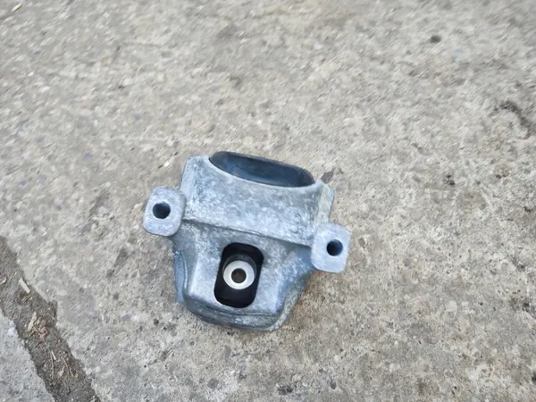 Moottorin Kiinnike Audi A4 B8 8R0199381AD image 3