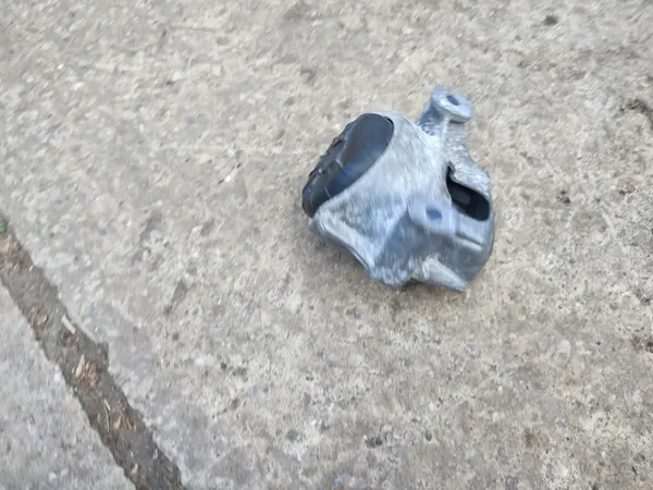 Moottorin Kiinnike Audi A4 B8 8R0199381AD image 4