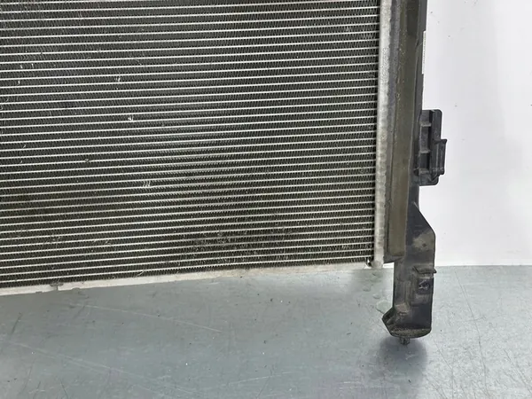 Radiador KIA Optima 2018 Híbrido OEM 25310E6100 image 6