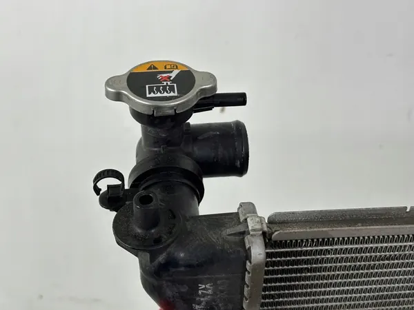 Radiador KIA Optima 2018 Híbrido OEM 25310E6100 image 7