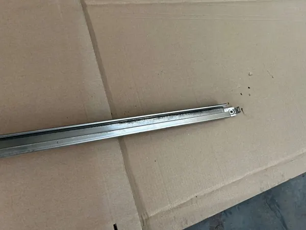 OEM 701843872B glidande dörrledning för VW T4 image 3