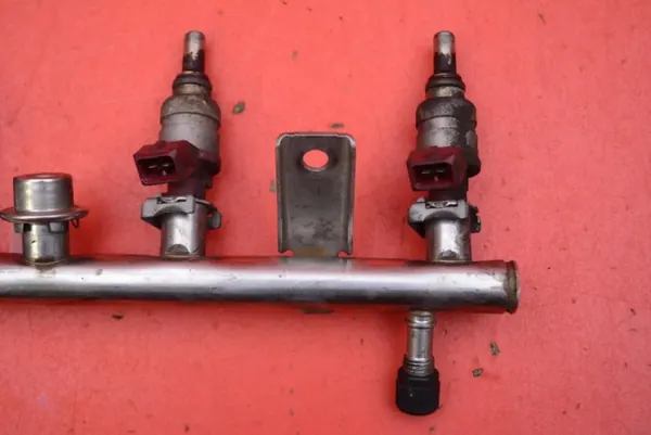 Rail d'injecteur OEM A2710780023 pour Mercedes Classe E image 3