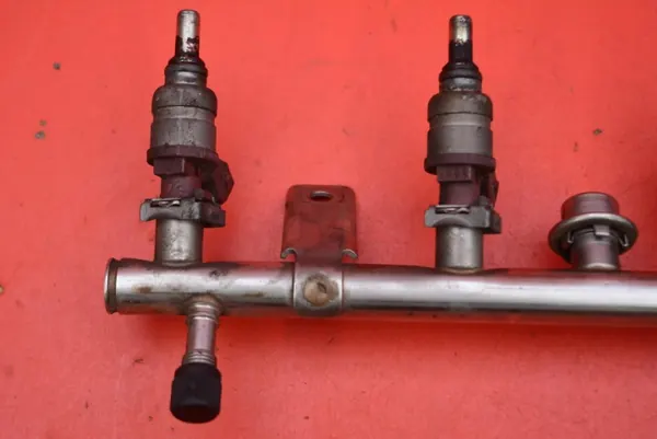 Rail d'injecteur OEM A2710780023 pour Mercedes Classe E image 5
