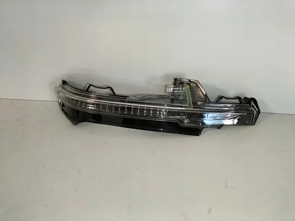 Sinal de Viragem Direito Espelho AUDI Q5 II 16- AUDI Q7 II 15- OEM image 3