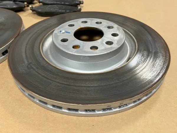 Audi Q3 83A Discos & Pastilhas Dianteiros OEM 5Q0615301G image 3