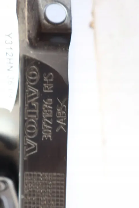 OEM 30721876 Alfombrilla maletero derecha Volvo V60 2016 image 3