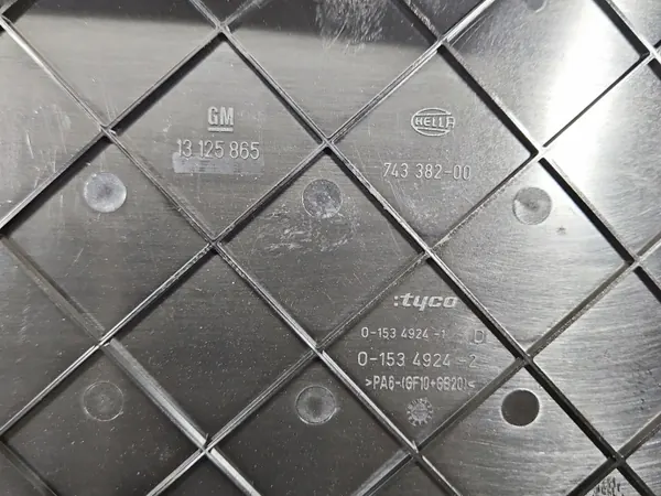 Caixa de fusíveis OEM 13206748 para Opel Zafira B image 5
