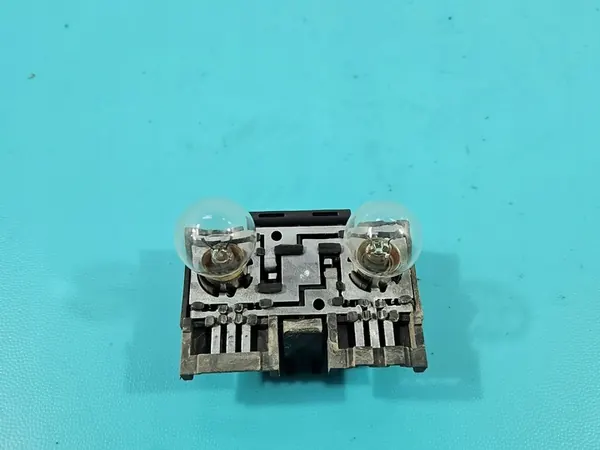 Höger baklykta VW Passat B4 image 10