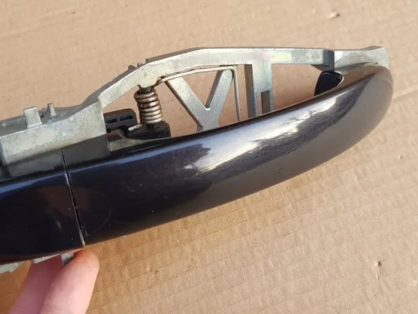 Vasen takaluukun kahva / VW Touran I 2003-2015 / LC9Z image 9