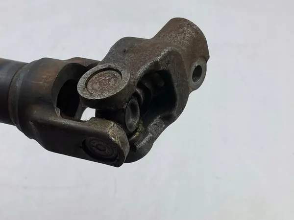2011 Toyota Auris 150 Universal Joint Drive Shaft / Cross image 7