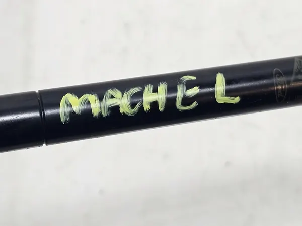 Atuador do capô Ford Mustang Mach-E 2021 LJ8BR16C827AB image 4