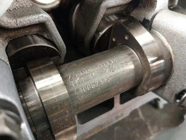 Cylinder Head Kia Venga Hyundai ix20 1.4 16V OEM 24100-2B110 image 10