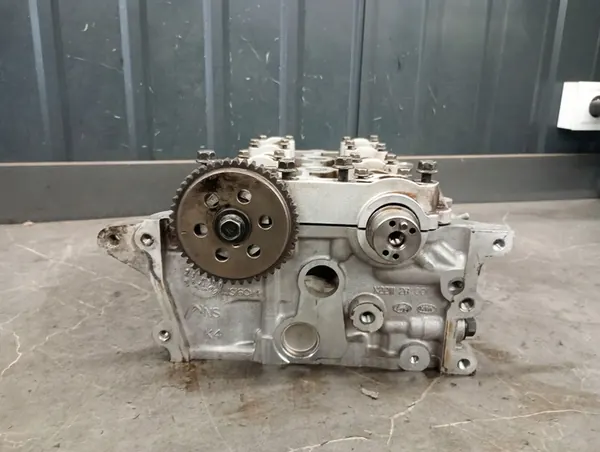 Cylinder Head Kia Venga Hyundai ix20 1.4 16V OEM 24100-2B110 image 4