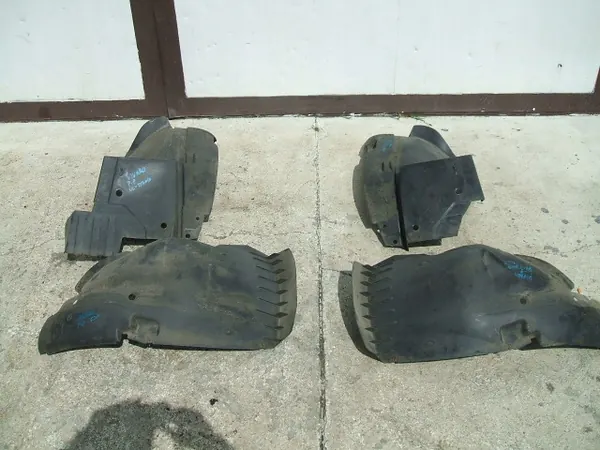 Renault Trafic II Front Wheel Arch Left Right OEM image 2