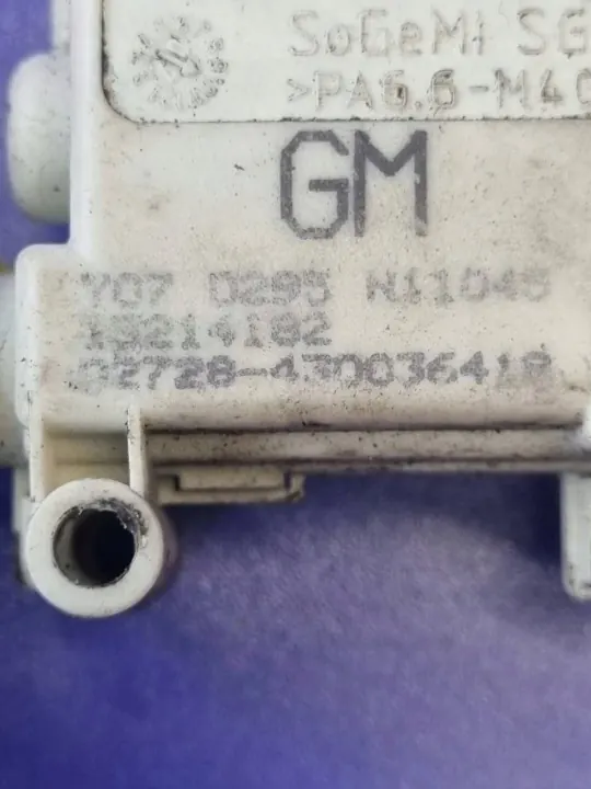 Opel Astra TWINTOP bagagelucksaktuator OEM 13214182 image 3