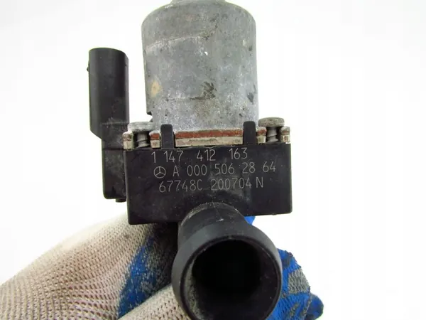 MERCEDES W213 W253 W204 W447 W164 Elettrovalvola Pompa Acqua A0005062864 image 5