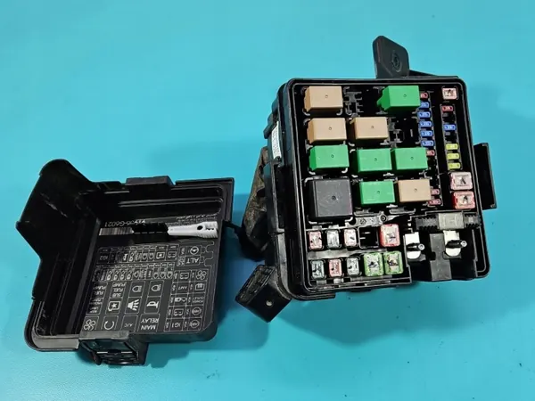 KIA sulakekotelo OEM 91450-G6011A Picanto III 2017- image 2