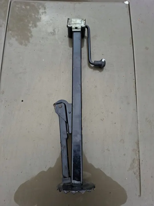 Macaco OEM 446811165 para Polonez - Original Usado image 2