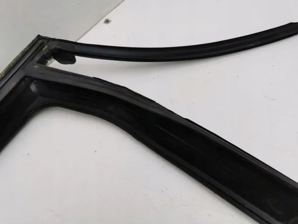 Joint de vitre porte arrière gauche Jeep Cherokee 2015 OEM AMD138657 image 10
