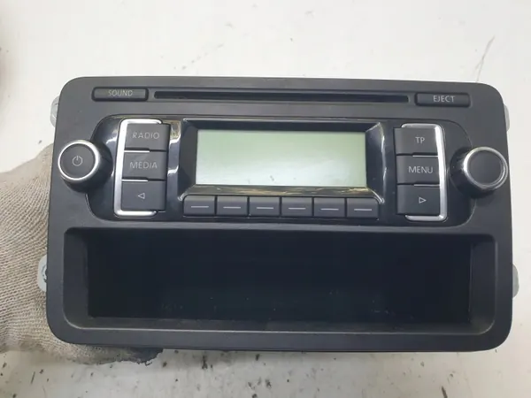 Radio usado OEM 5M0035156A para VW Golf Plus image 4