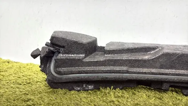Voorbumper schuim OEM A2058854305 W205 AMG image 4