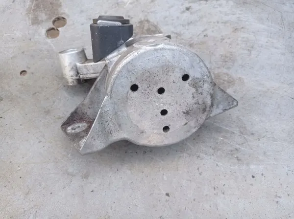 Moottorin kiinnitys Fiat Doblo II 1.6 2.0 MJet image 3