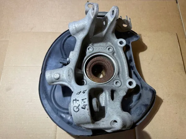 Audi Q7 4M vänster baknav OEM 4M0505459C image 4
