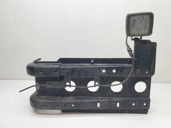 Höger stänkskärmsfäste OEM AUST130881 för MAN TGX image 2