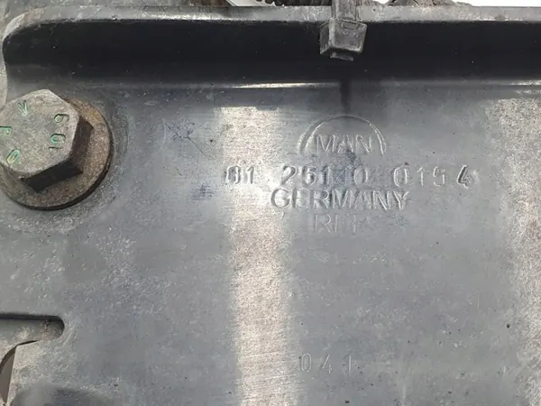 Höger stänkskärmsfäste OEM AUST130881 för MAN TGX image 5