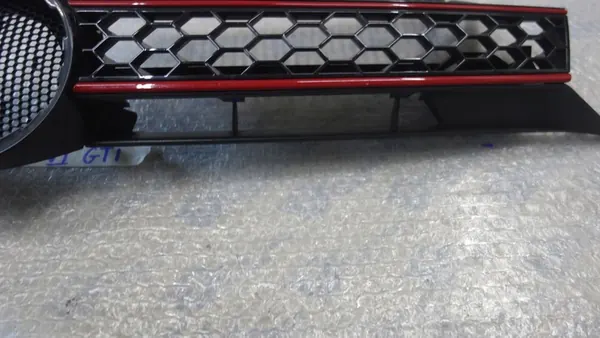 VW GOLF VI GTI Grille 5K0853651A image 7