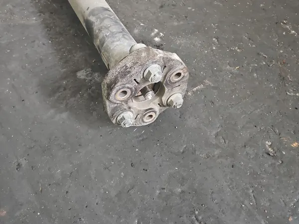 Bakre drivaxel BMW F20 1.6T image 3