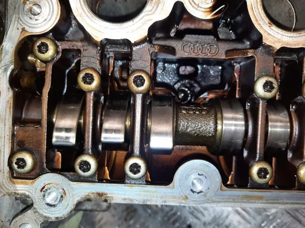 Zylinderkopf Rechts OEM 06C103373E für Audi image 6