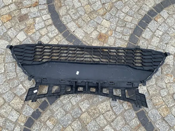 Grille avant HYUNDAI I30 86561-2R500 OEM image 3