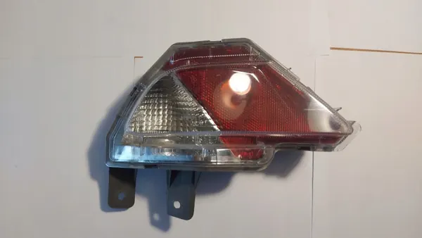 Linker achter mistlamp OEM 81490-42060 Toyota RAV4 IV image 2